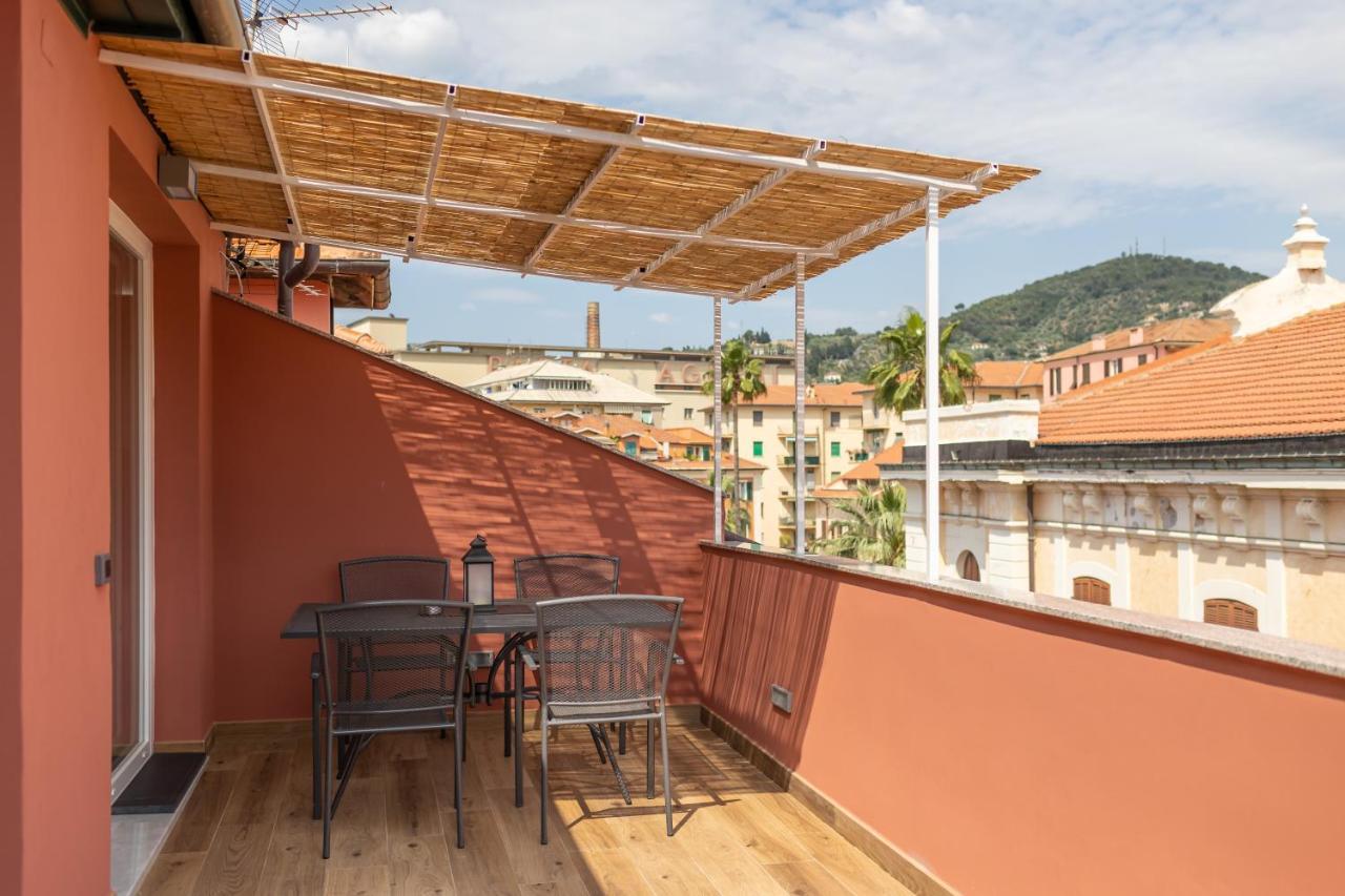 Casa Vacanza " La Rosa " Imperia Liguria Exterior foto