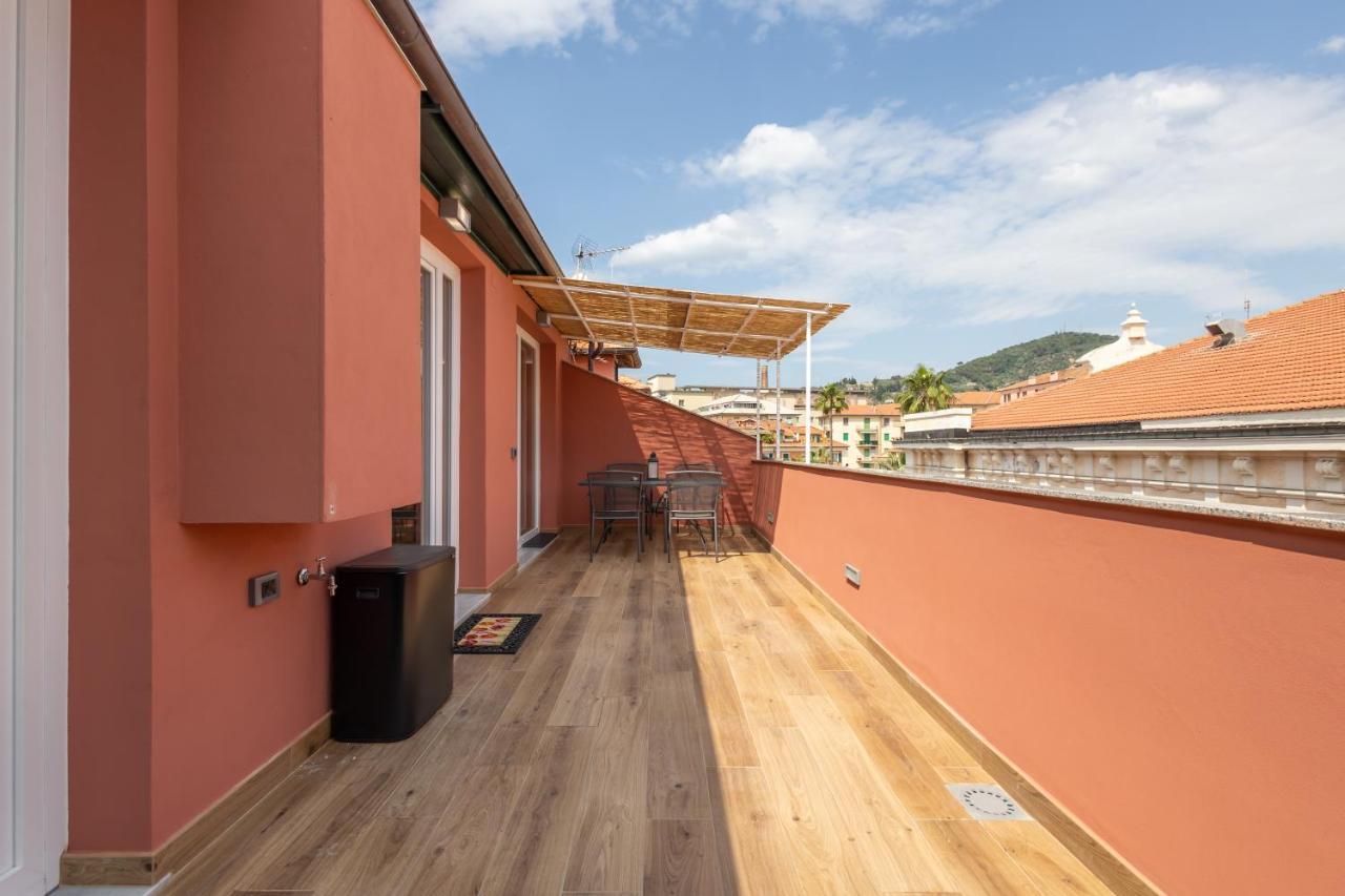 Casa Vacanza " La Rosa " Imperia Liguria Exterior foto